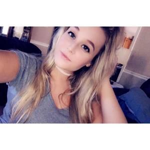 Meet your Posher, Alexis